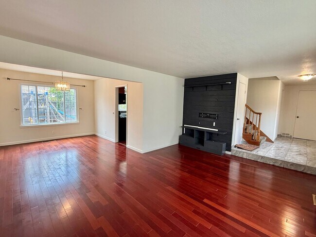 Foto del edificio - BERRYESSA - Beautiful 2 story home in desi...