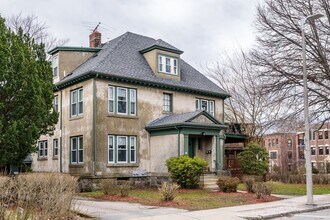 Building Photo - 229-231 Chestnut Hill Ave