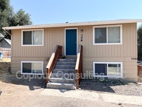 Building Photo - 308 20th Ave N