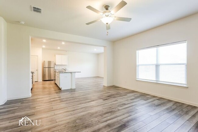 Building Photo - 2827 Praline Ferry