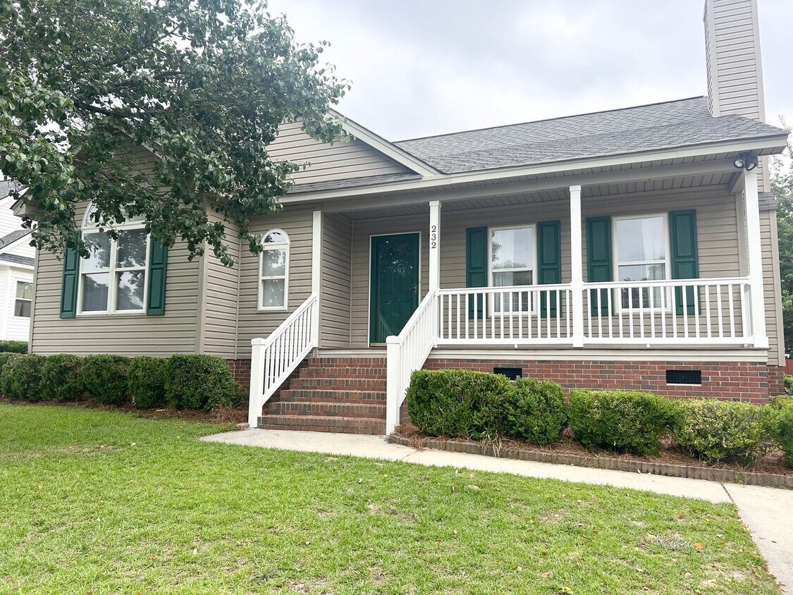 Primary Photo - CHARMING HOME IN WEST COLUMBIA'S CHESTNUT ...