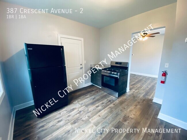 Foto del edificio - 387 Crescent Ave