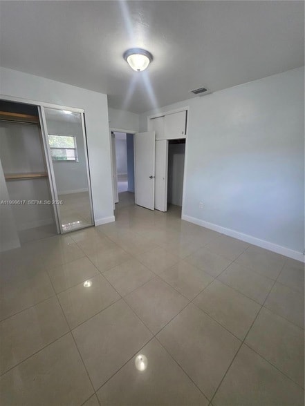 Building Photo - 2834 SW 37th Ave