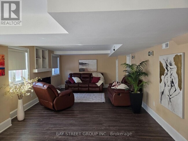 Building Photo - 109 Hua Du Ave