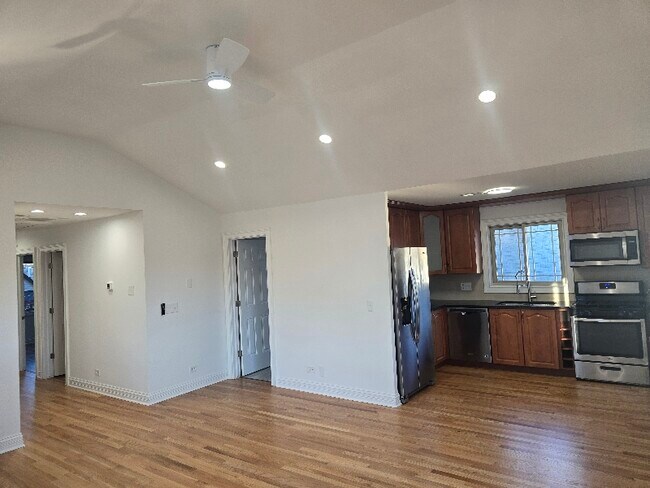 Foto del edificio - 4737 W Warwick Ave