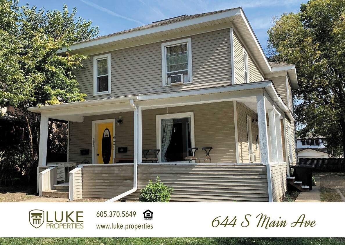 Primary Photo - Downtown gem, 2-BR duplex, modern amenitie...