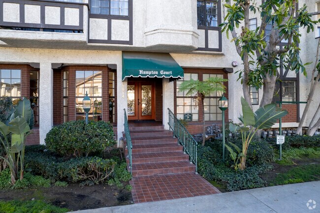 17914 Magnolia Blvd. - 17914 Magnolia Blvd