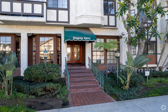 Building Photo - 17914 Magnolia Blvd