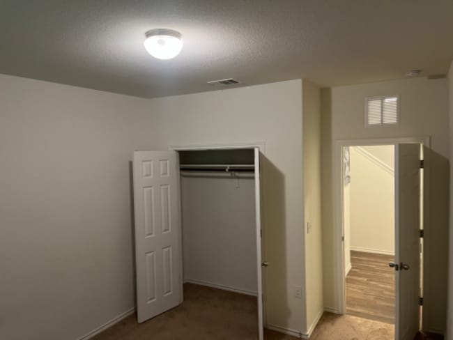 Foto del edificio - 6317 Graymont Dr