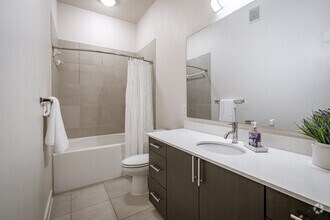 2BR, 2BA - 1,094SF - Mezzo Kirby Med Center