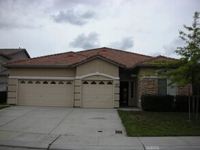 Building Photo - 2505 Shell Ct