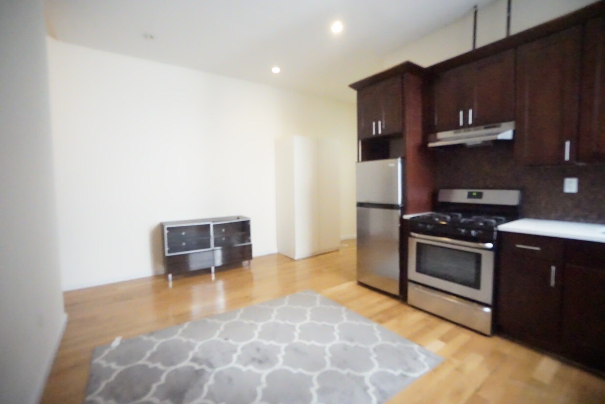 Primary Photo - 35 St Nicholas Terrace