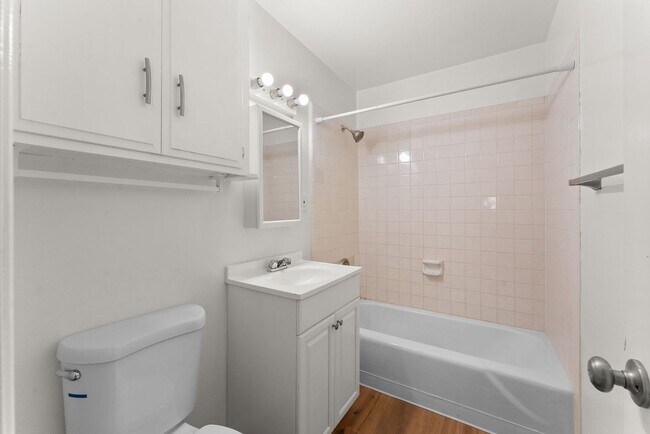 Foto del edificio - Prime Location on Adams Avenue: Modern Comfort Meets Historic Charm