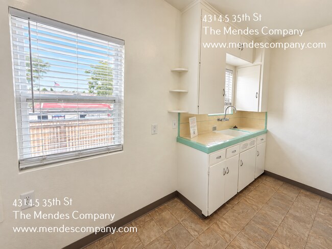 Foto del edificio - 4310-4326 35TH ST-4314.5
