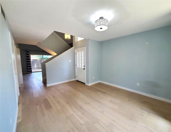 Foto del edificio - 4112 Ridgeline Dr