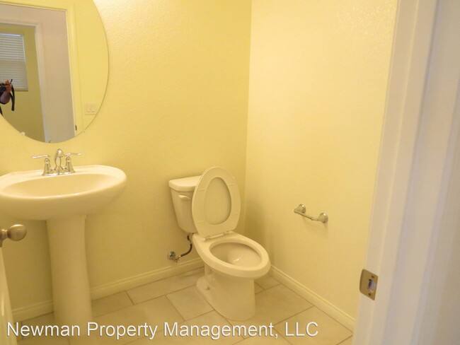 Building Photo - 4 br, 2.5 bath House - 8331 Indian Lakes Ct