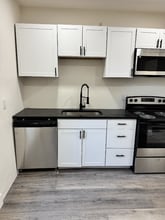 Building Photo - 509 N Elm St