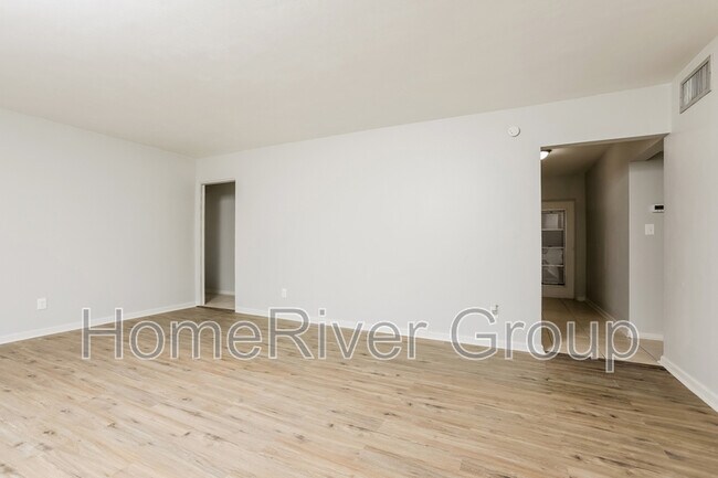 Foto del edificio - 709 Piedmont Dr SE