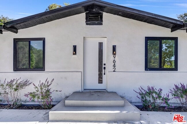 Foto del edificio - 9642 Tujunga Canyon Blvd