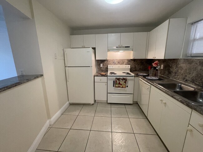 Building Photo - 4255 N University Dr