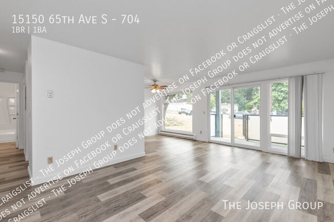 Foto del edificio - 15150 65th Ave S