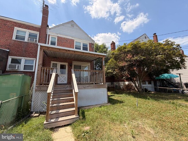 Foto del edificio - 2717 Creston Rd