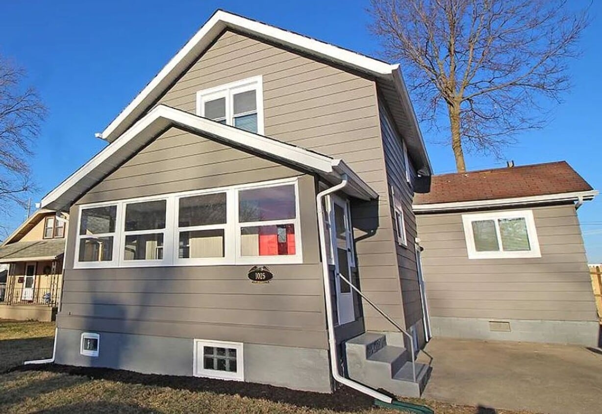 Primary Photo - 1025 Morse Ave