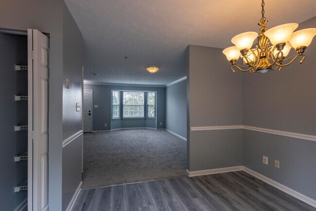 Building Photo - Charming 3Bed/2.5Bath in Constant Friendship neighborhood