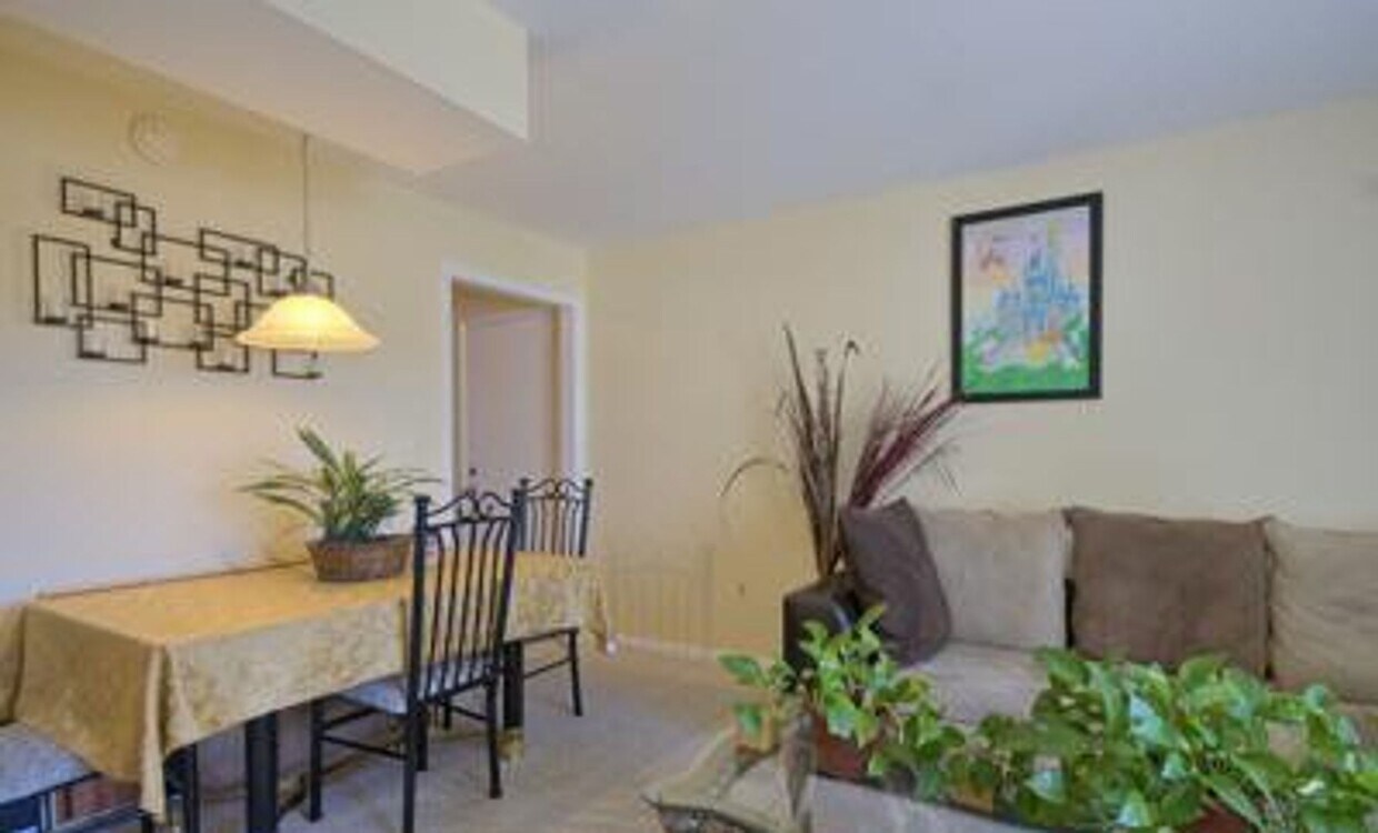Foto principal - Updated Apartment Near Downtown – Prime Lo...
