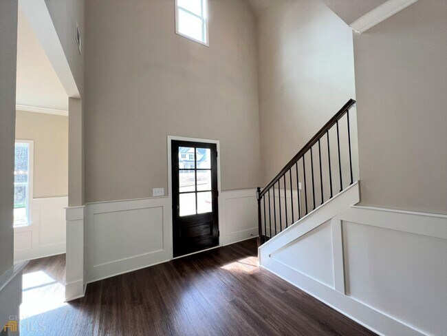 Building Photo - 115 Hawthorn Ln