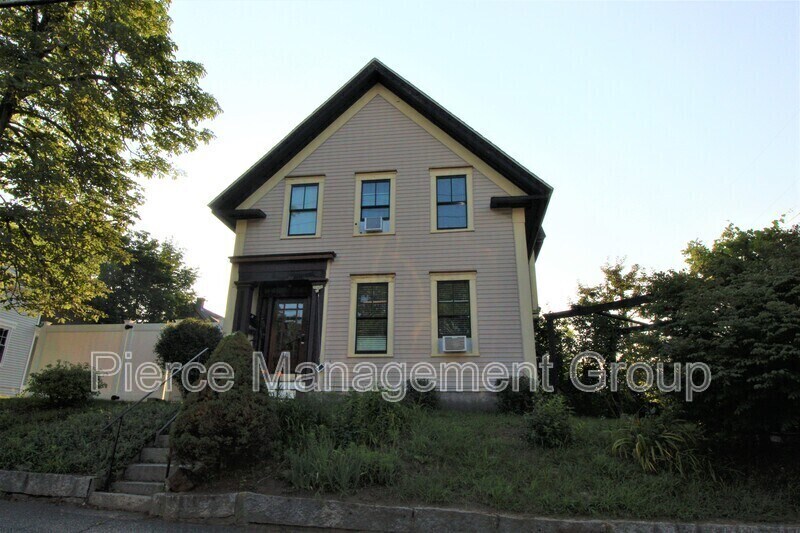 Building Photo - 64 Washington St