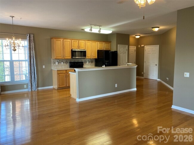 Building Photo - 14744 Via Sorrento Dr