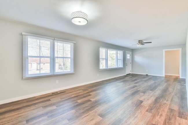 Building Photo - Charming 3-Bedroom Home with Granite Count...