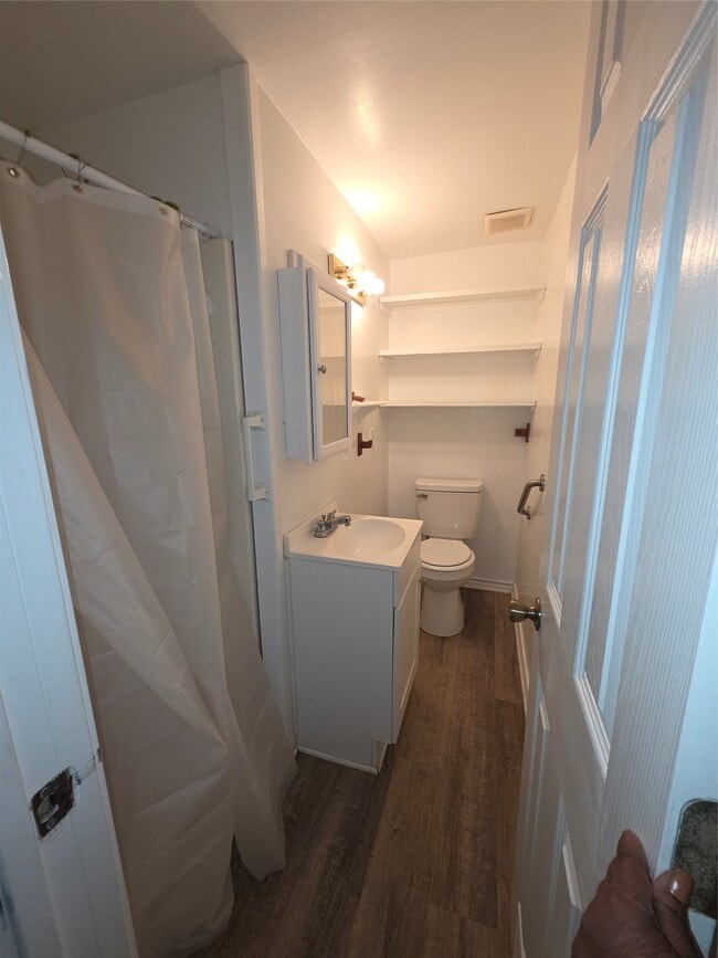 Building Photo - 601 W Washington Ave