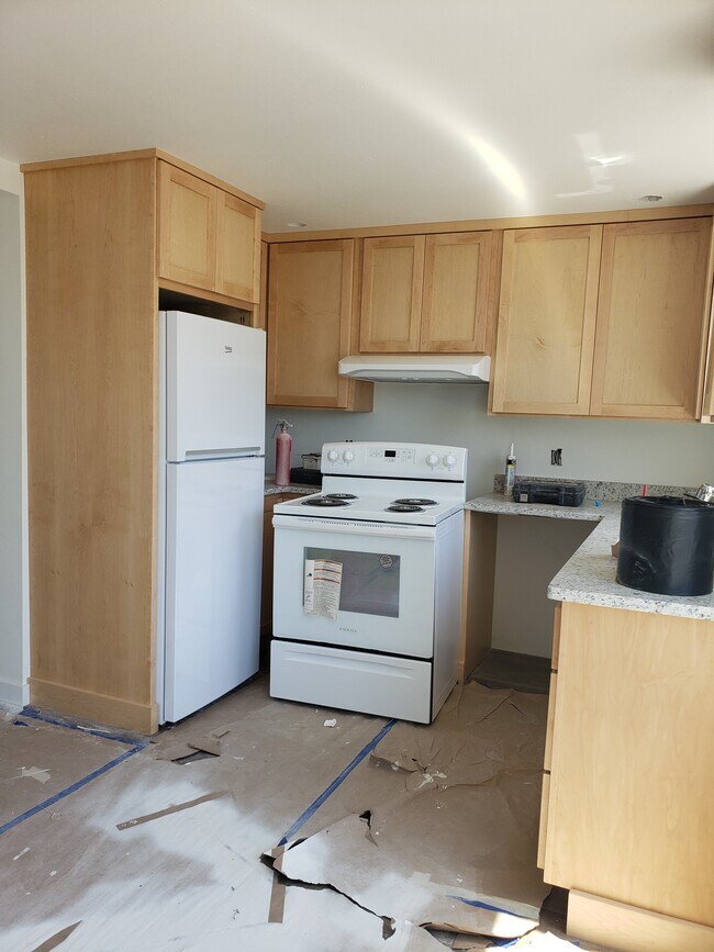 Building Photo - 902 NE Colorado St