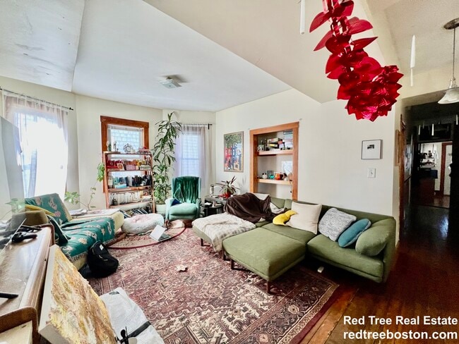 Photo - 346 Faneuil St Apartment