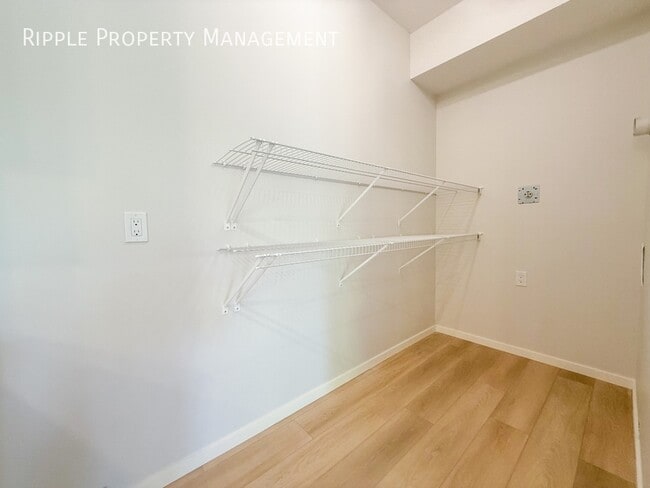 Building Photo - 9305-9123 123 Ave NW