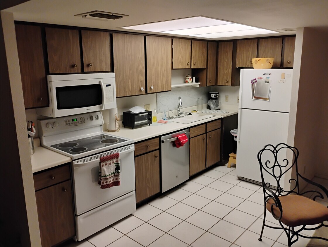 Foto principal - 7920 E Camelback Rd