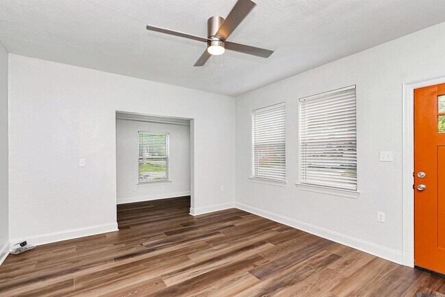Foto del edificio - 2645 Seneca St