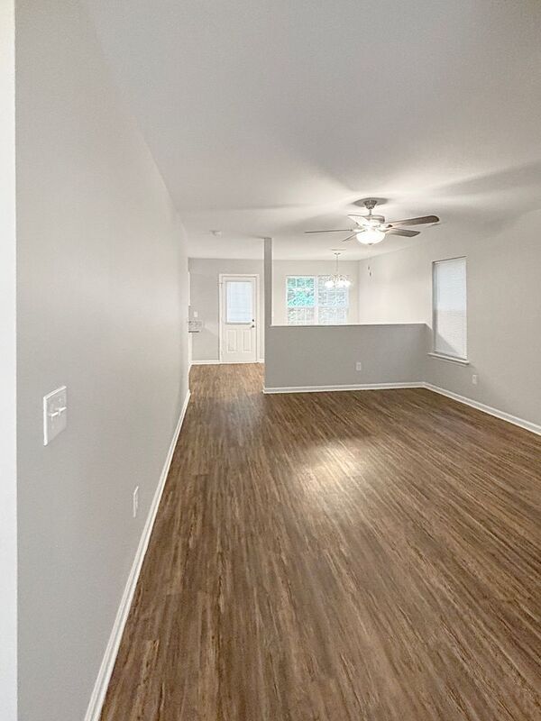 Building Photo - 8806 Sharonbrook Dr