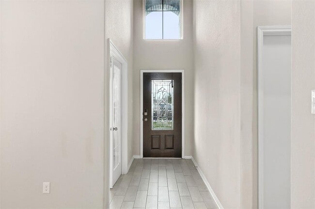 Building Photo - 2117 Sweet Bay Dr