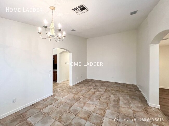 Building Photo - Refreshing 3-Bed, 2-Bath Home with Spaciou...