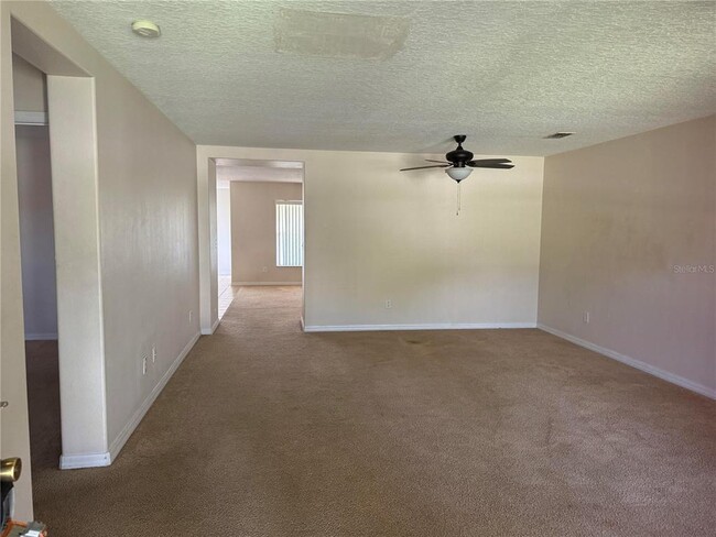 Building Photo - 343 Country Cottage Ln