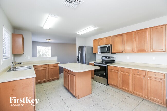 Building Photo - 1858 E Omega Dr