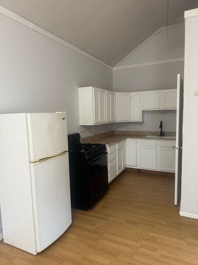 Building Photo - HUD ACCEPTEDED! Efficiency Stand Alone Bac...