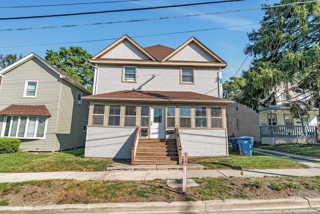 Building Photo - 2638-2640 Vermont St