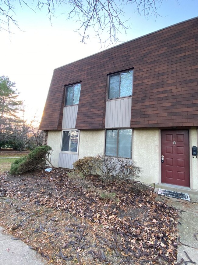 Foto del edificio - Renovated 1st Floor Condo in Bensalem