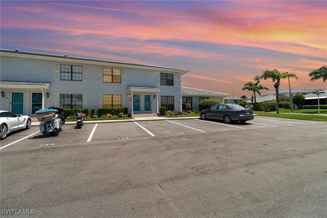 Foto principal - 146 Clyburn Way W