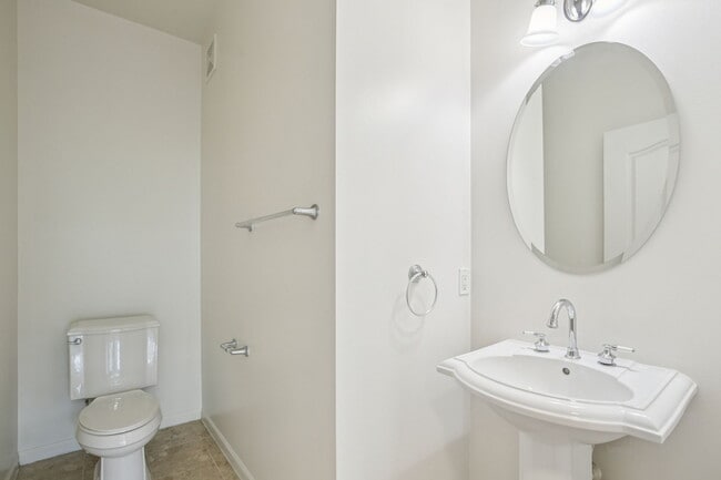 Building Photo - Regents Club of Troy