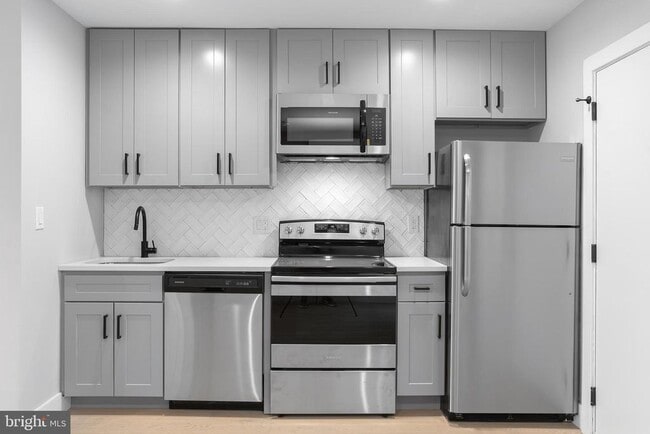 Building Photo - 1707 Rittenhouse Square